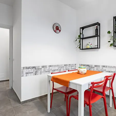 Palazzo Dei Normanni & Ballaro Roomy Modern X9 Apartment