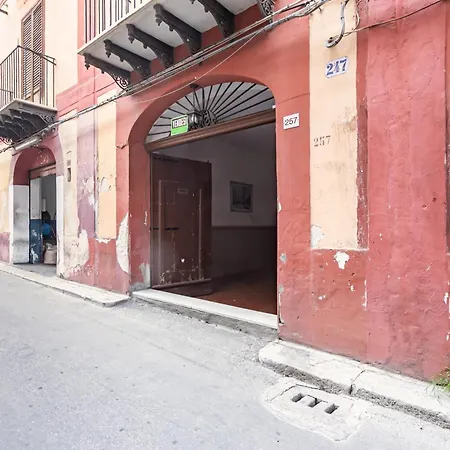 Palazzo Dei Normanni & Ballaro Roomy Modern X9 Apartment Palermo